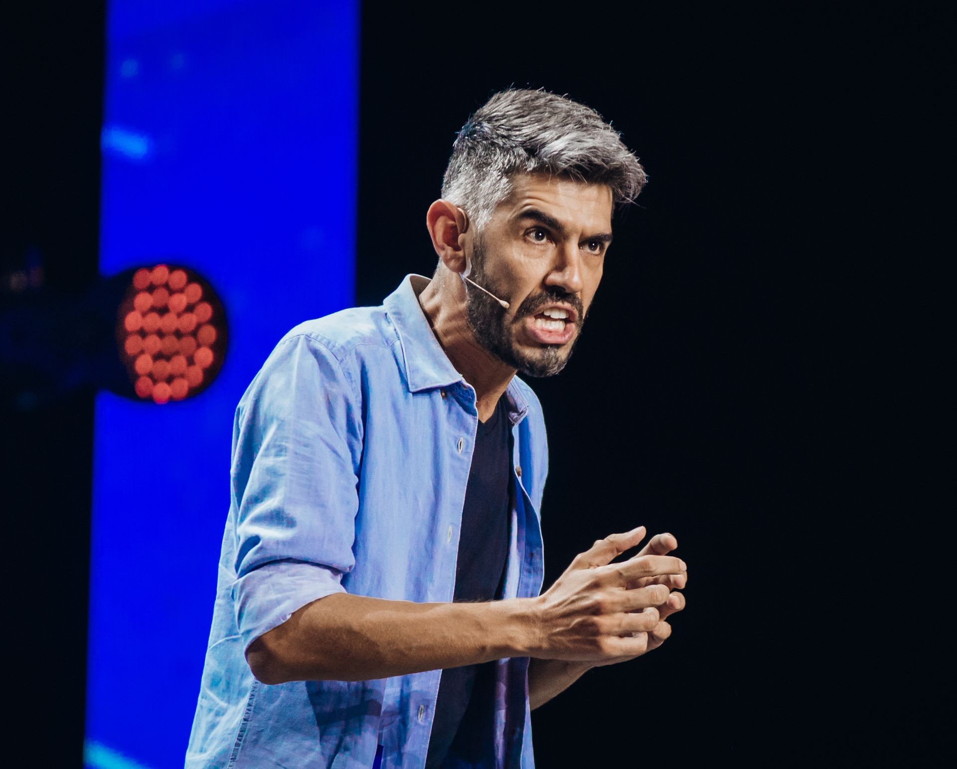 Lorenzo Maragoni - poeta performativo